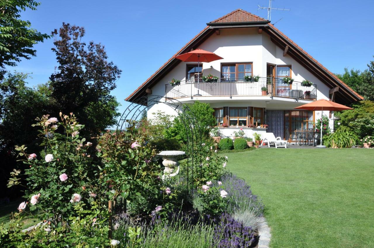 Ferienwohnung Im Rosengarten Ebenweiler Luaran gambar